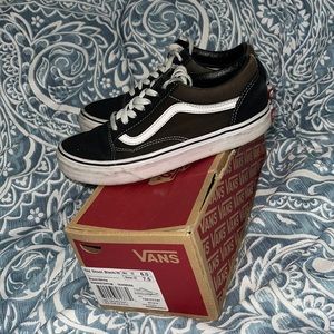 Old skool black vans